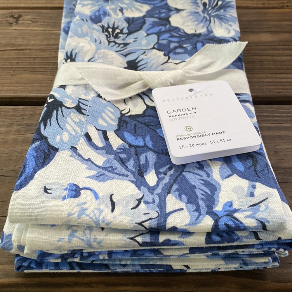 Pottery Barn Garden Floral Cotton/Linen Zelda Print Napkins - Set of 4